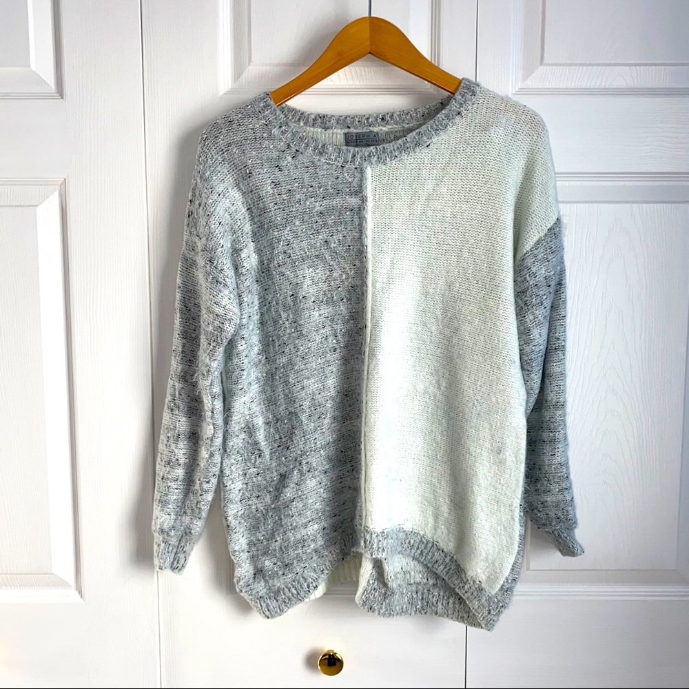 Color Block Joseph A White/Grey Sweater Size: L